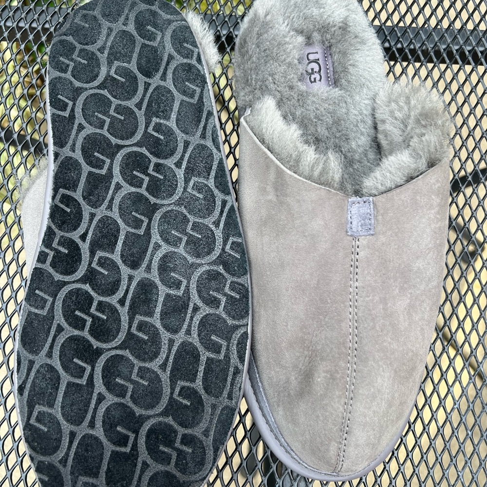 UGG slippers - Picture 3 of 3